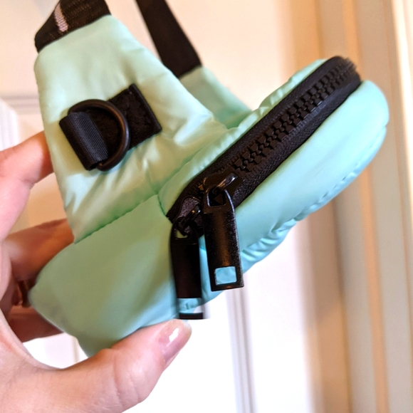 PSA Allies of Skin Puffer Fanny Pack Turquoise *Looks Like Alo and Lululemon* - Picture 4 of 7